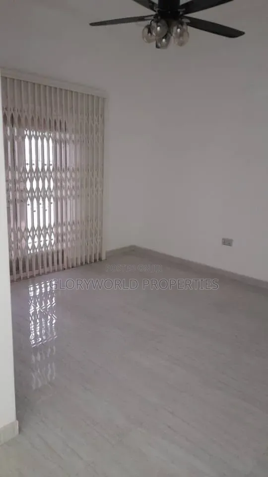 3bdrm Duplex in Community 25 for rent