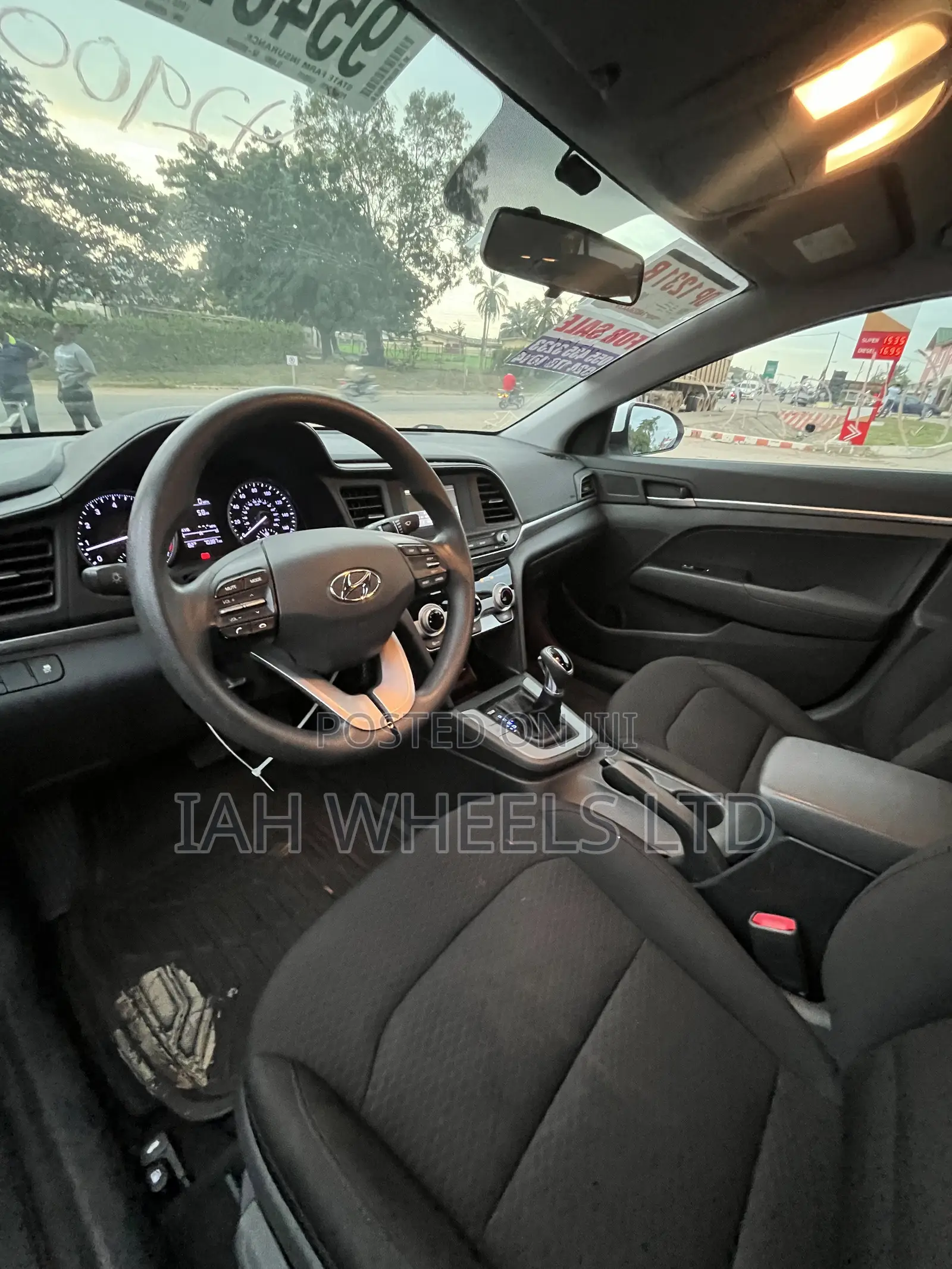 Hyundai Elantra 2020 White
