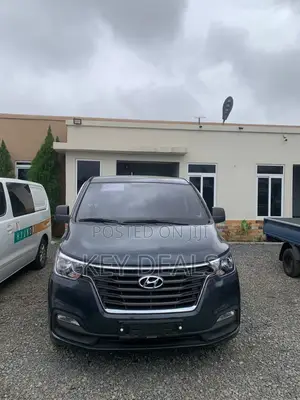 Hyundai Starex 2019 Blue