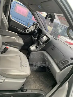 Hyundai Starex 2019 Blue