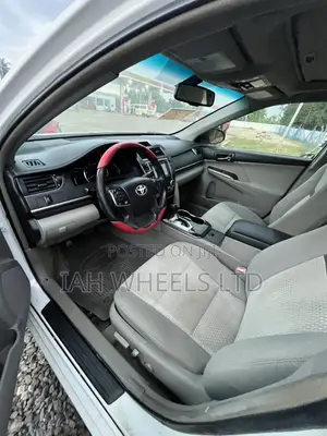 Toyota Camry XLE 4dr Sedan (2.5L 4cyl 6A) 2014 White