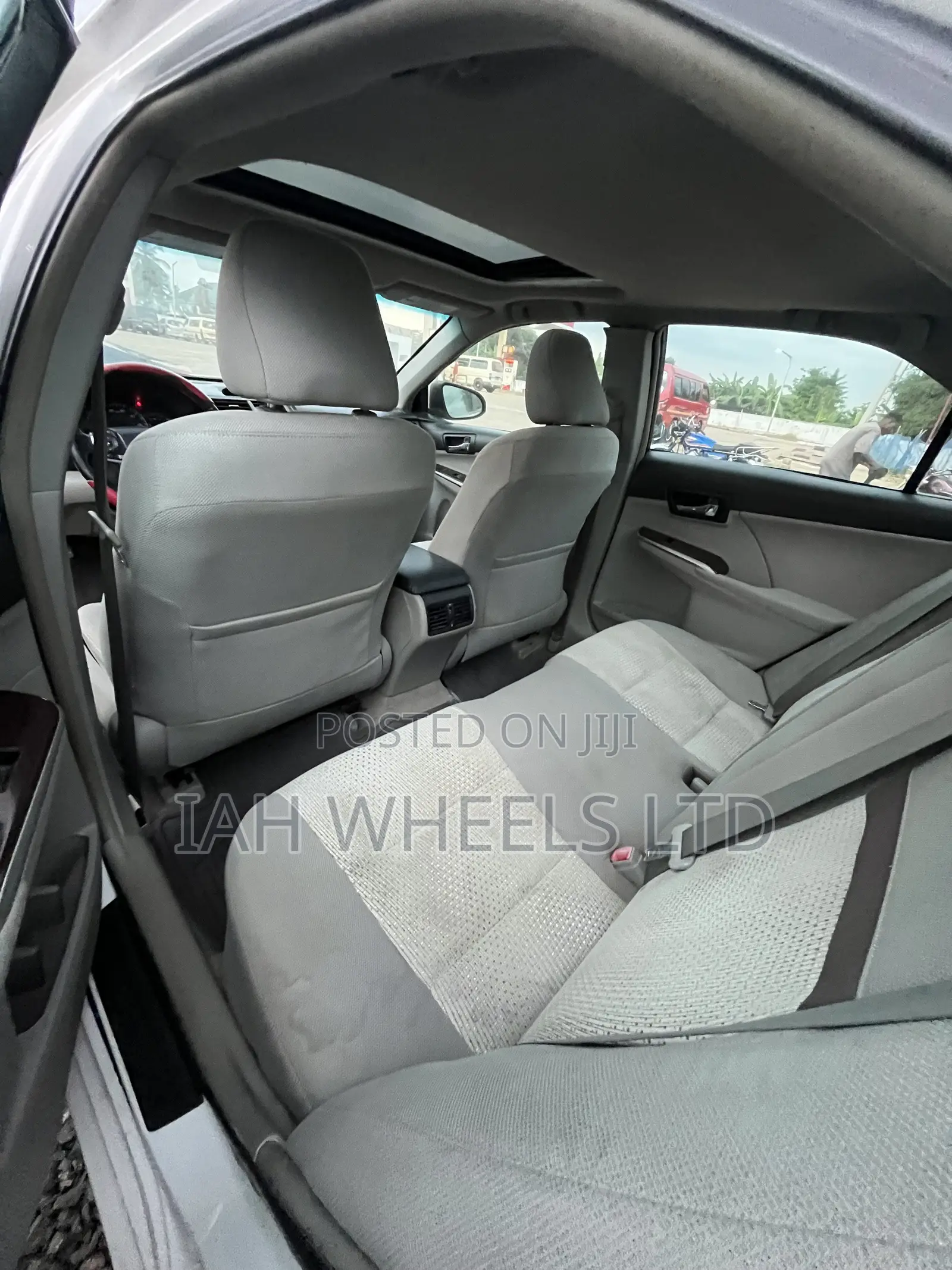 Toyota Camry XLE 4dr Sedan (2.5L 4cyl 6A) 2014 White