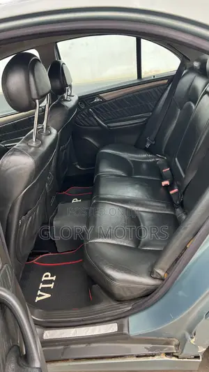 Mercedes-Benz C180 2006 Gray