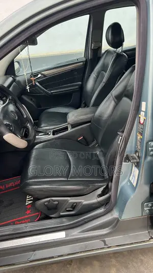Mercedes-Benz C180 2006 Gray
