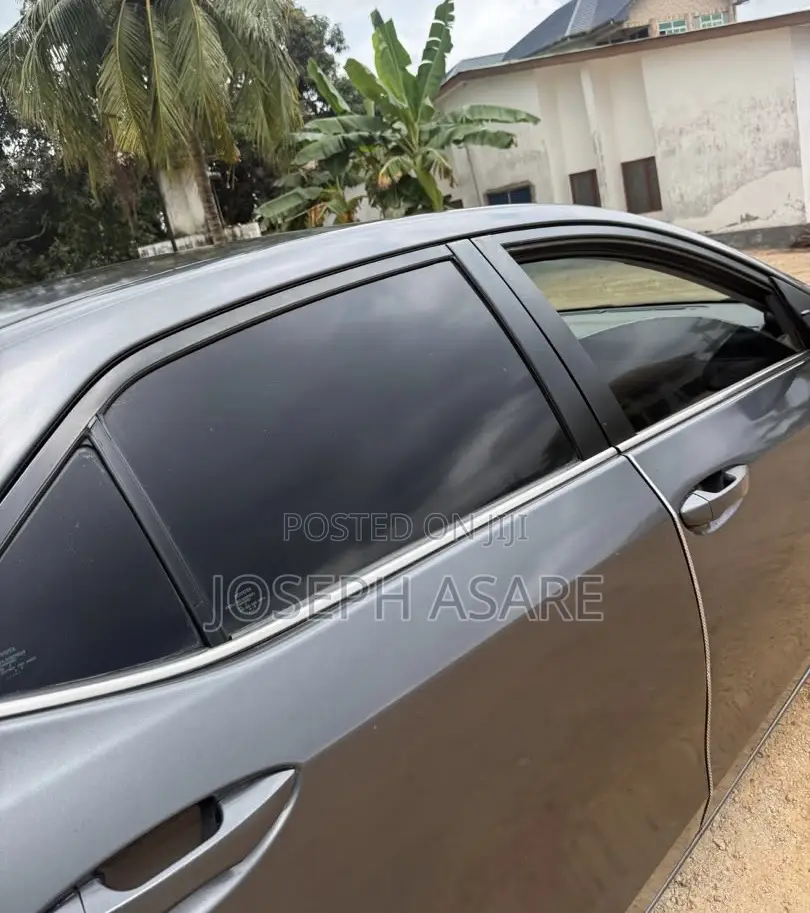 Toyota Corolla 2015 Black