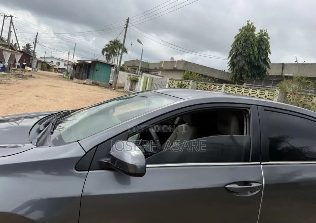 Toyota Corolla 2015 Black
