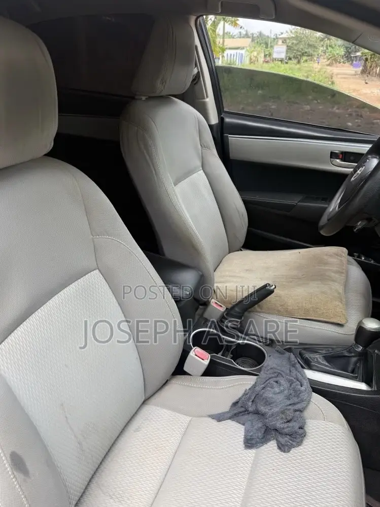 Toyota Corolla 2015 Black