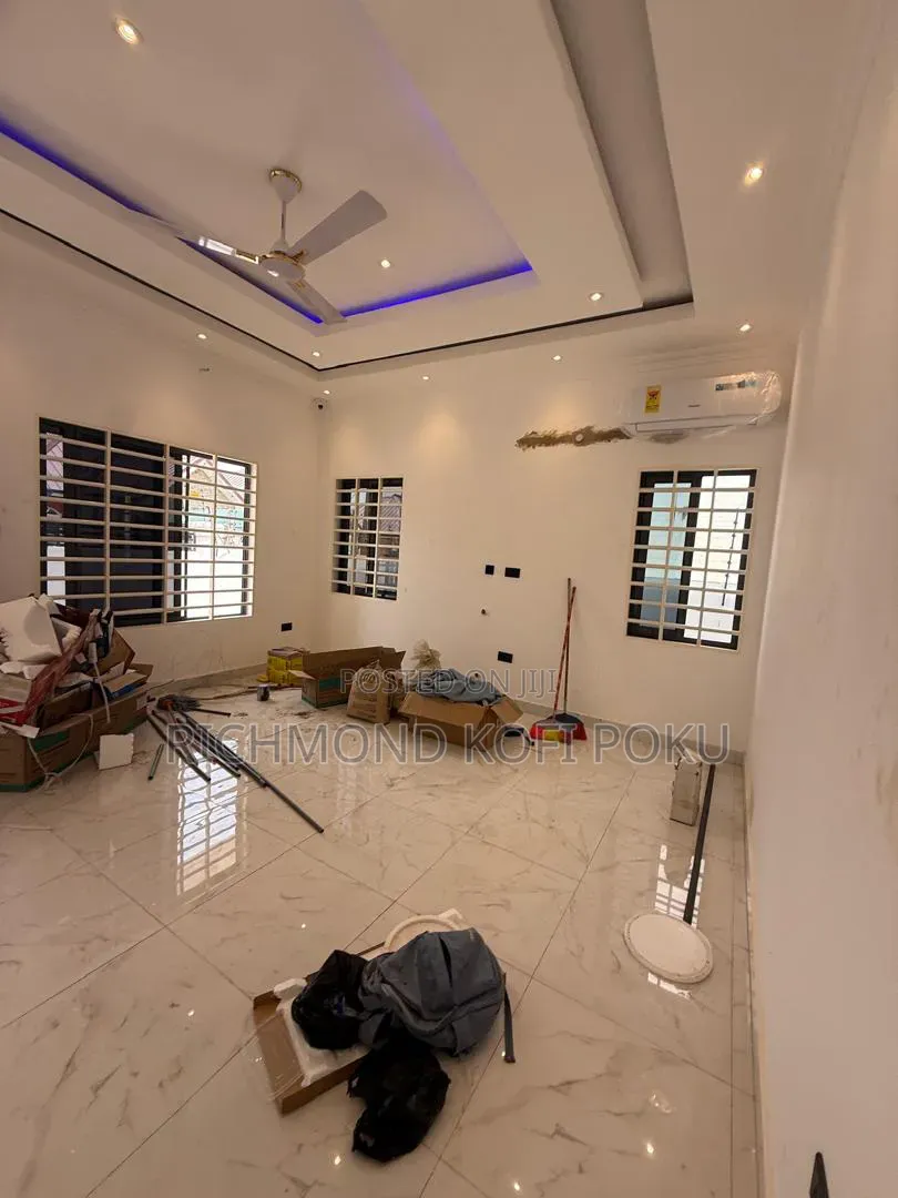 2bdrm Apartment in Kofis Realty, Baatsona Total for rent
