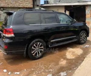 Toyota Land Cruiser 5.7 V8 VXR 2017 Black