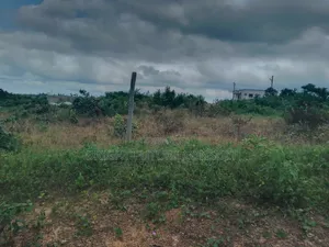 Land in Kansaworodo