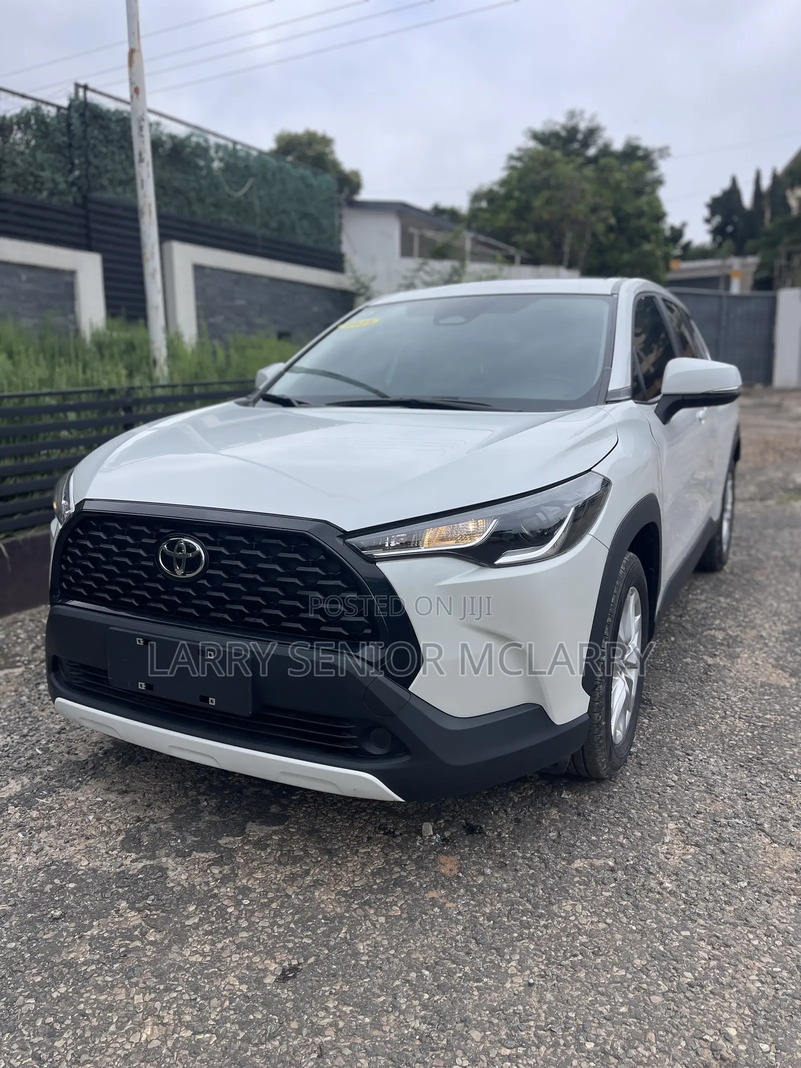 New Toyota Corolla Cross LE 2025 White