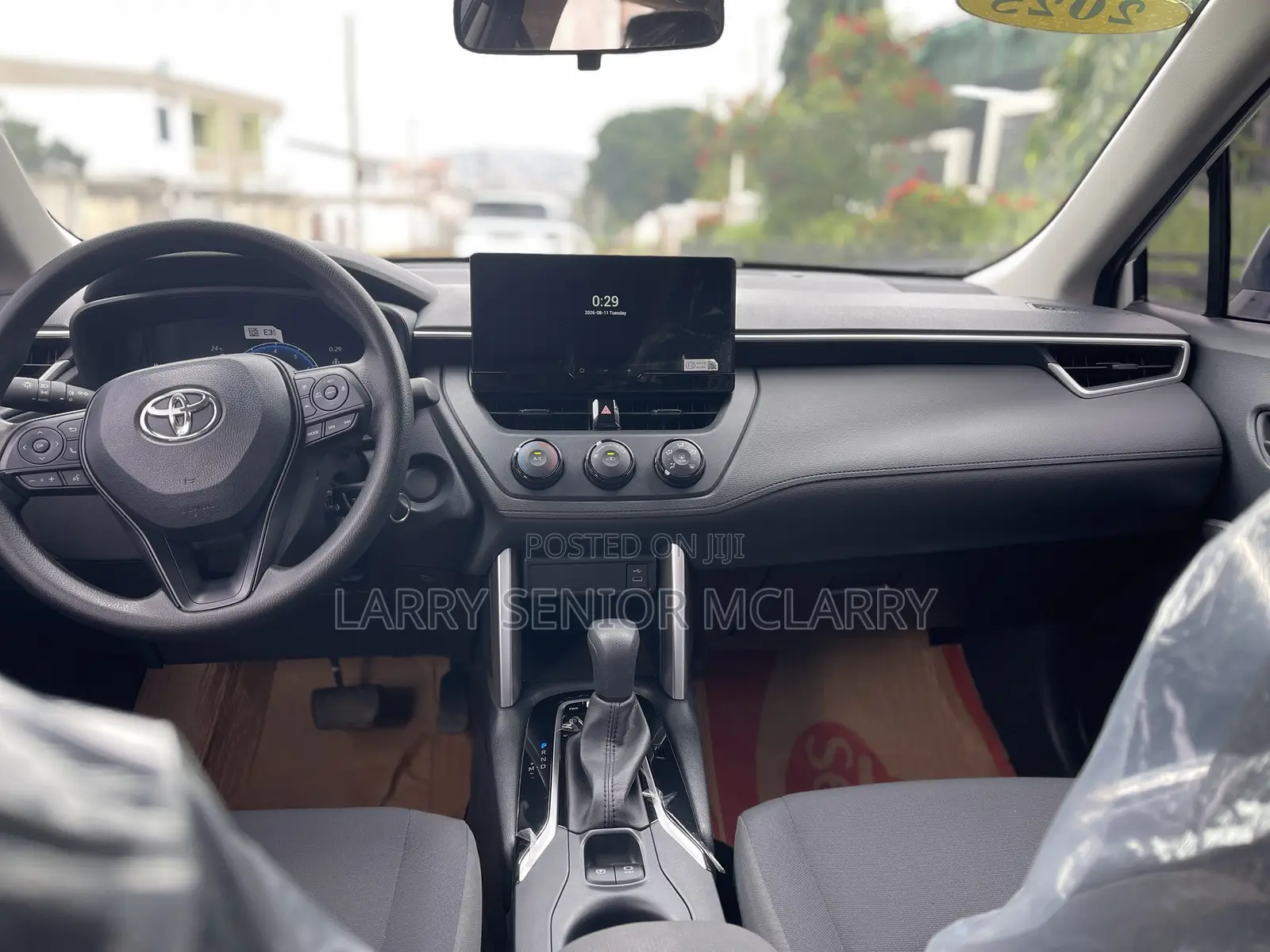 New Toyota Corolla Cross LE 2025 White