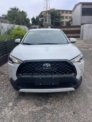 New Toyota Corolla Cross LE 2025 White