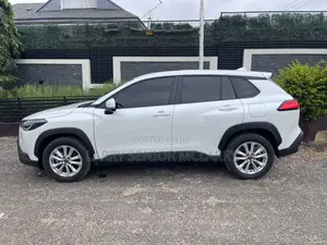 New Toyota Corolla Cross LE 2025 White