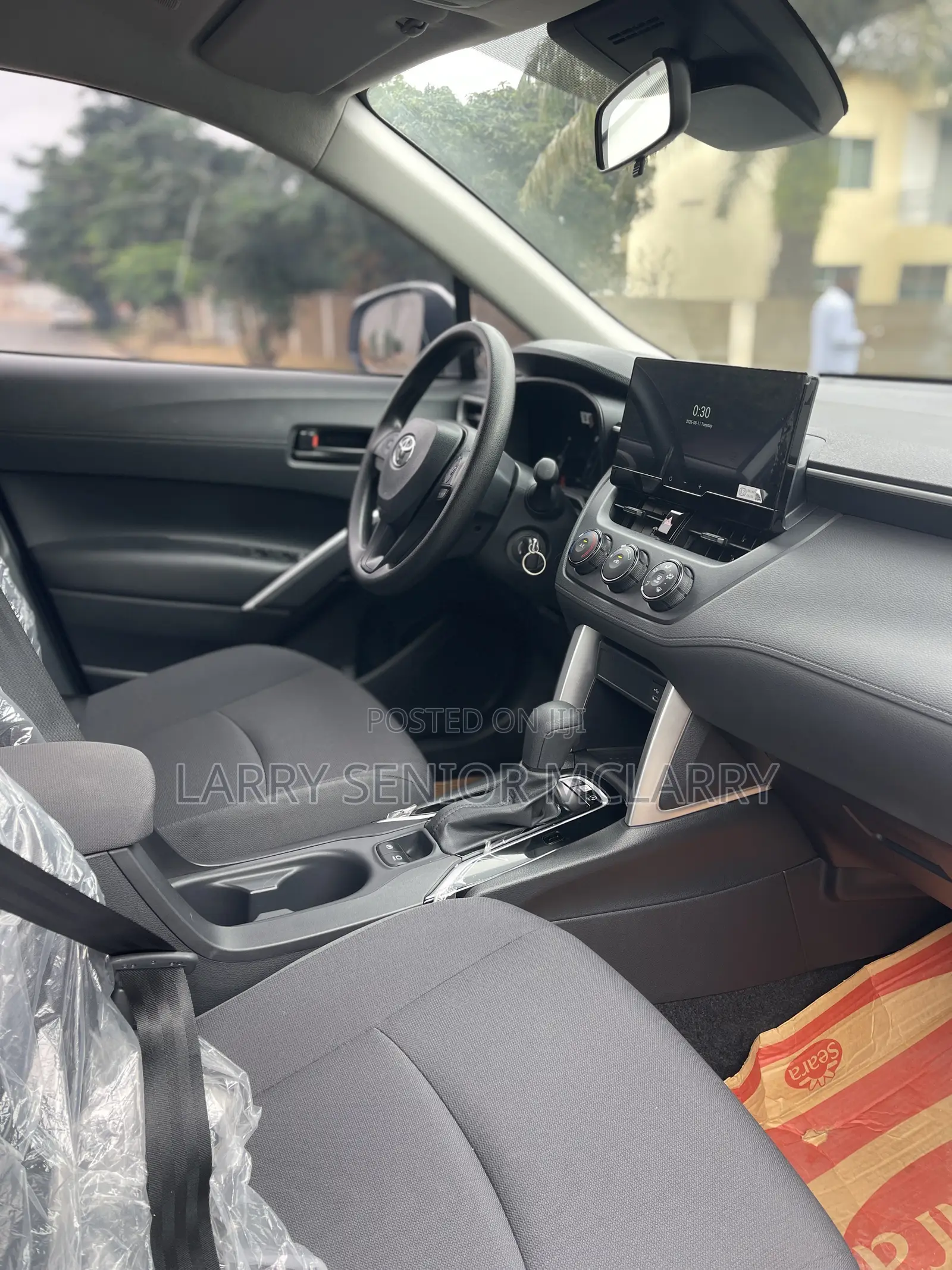 New Toyota Corolla Cross LE 2025 White