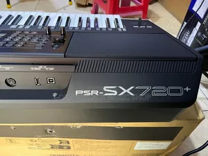 Yamaha PSR-SX720+ 61key Mid-Tier Digital Arranger Workstation Keyboard