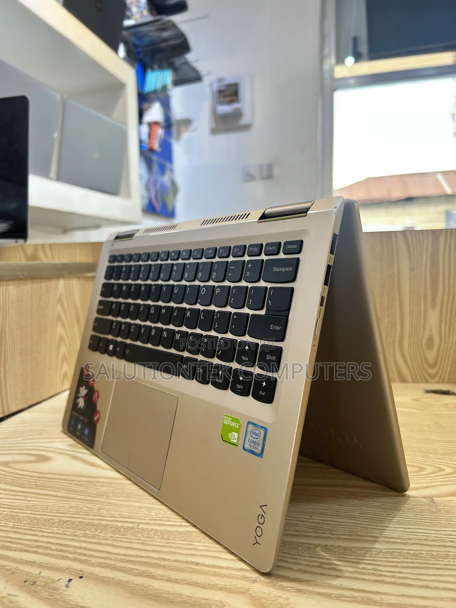 Laptop Lenovo Yoga 710 8GB Intel Core i5 SSD 256GB