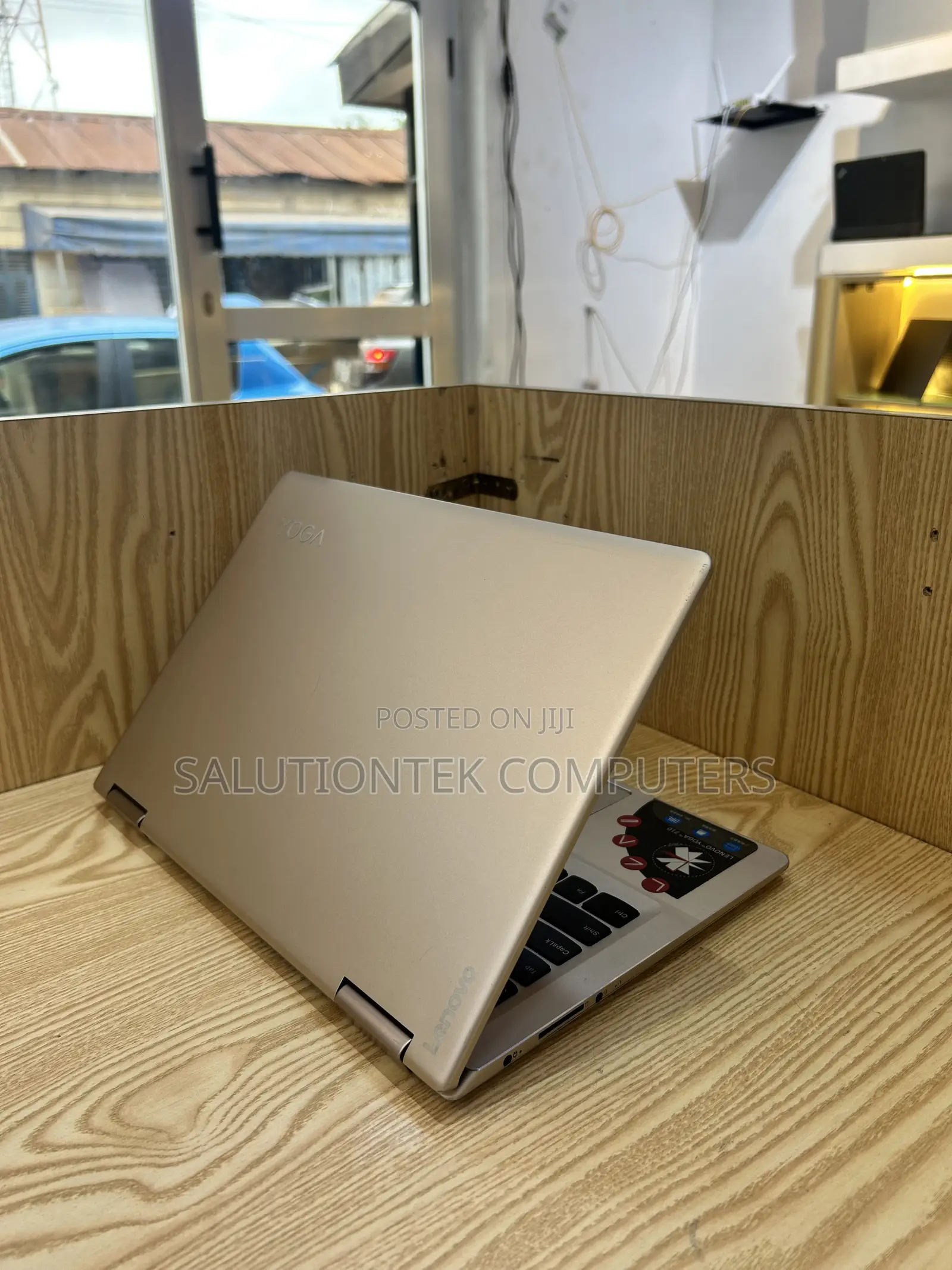 Laptop Lenovo Yoga 710 8GB Intel Core i5 SSD 256GB