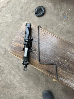 Original Car Jack Available for All Cars