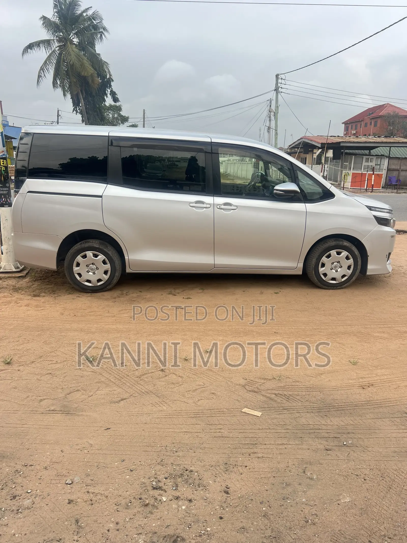 Toyota Voxy V 4WD 7-Seater 2015 Gray
