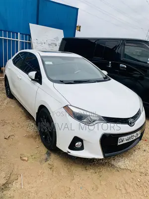 Toyota Corolla S 4dr Sedan (1.8L 4cyl CVT) 2016 White