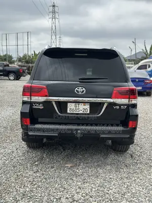Toyota Land Cruiser 5.7 V8 VX-S 2019 Black