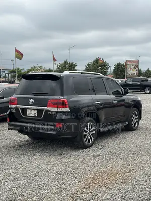 Toyota Land Cruiser 5.7 V8 VX-S 2019 Black