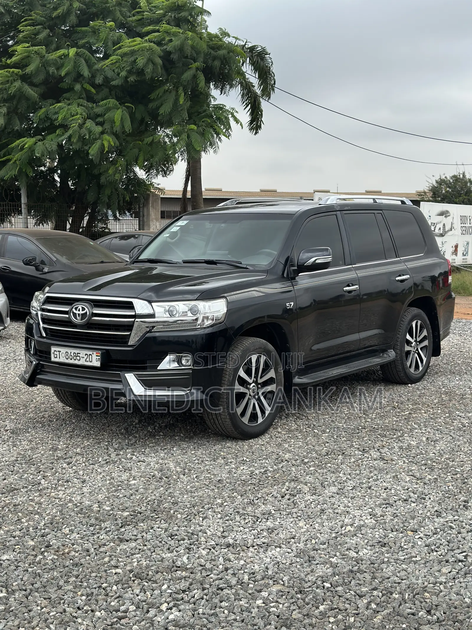 Toyota Land Cruiser 5.7 V8 VX-S 2019 Black