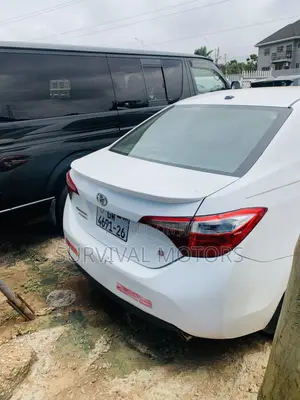 Toyota Corolla S 4dr Sedan (1.8L 4cyl CVT) 2016 White