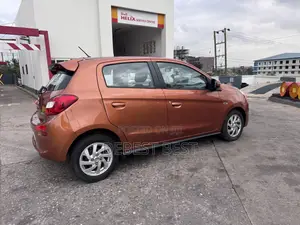 Mitsubishi Mirage SE 2018 Orange