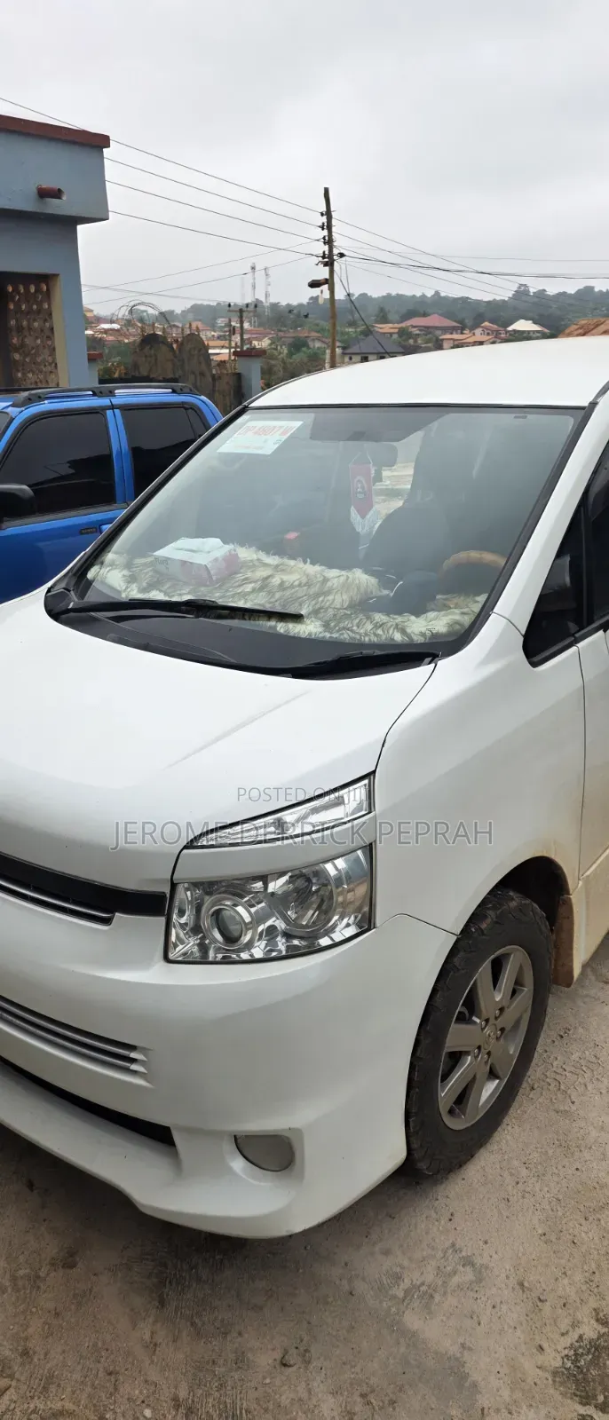 Toyota Voxy 2013 White