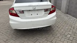 Honda Civic 2013 White