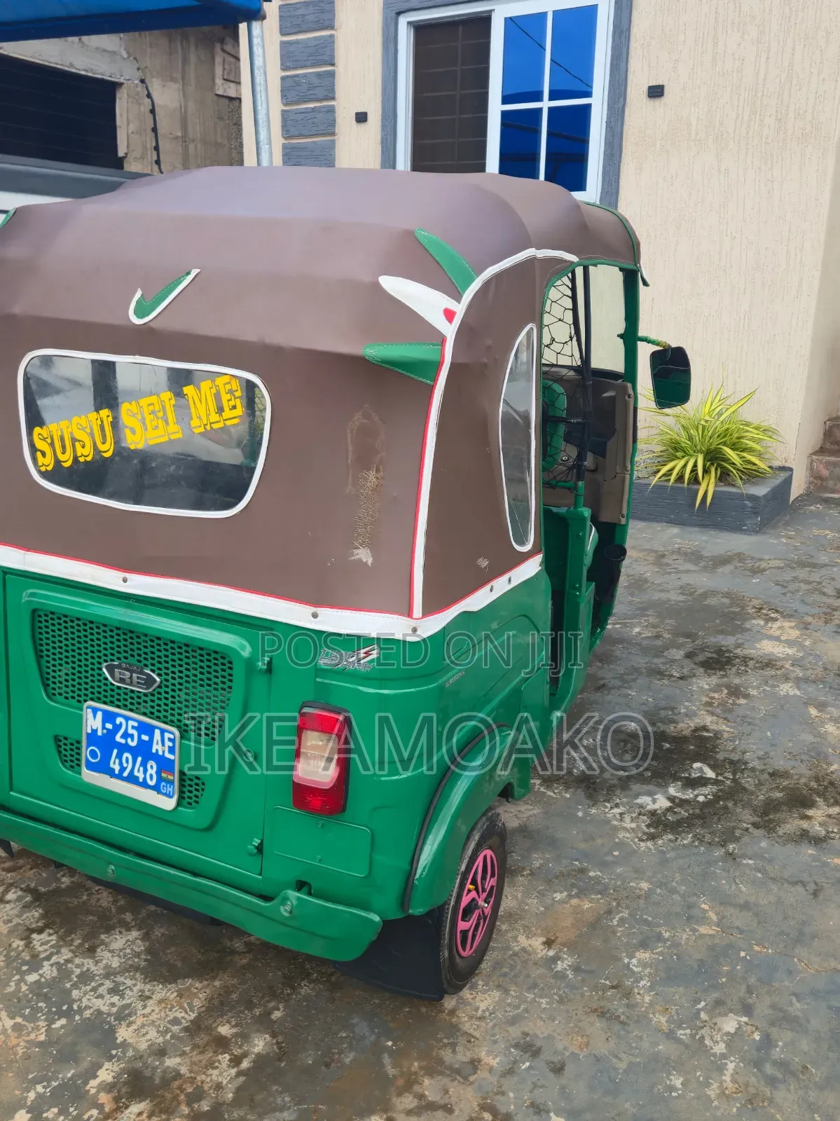Bajaj RE 2025 Green