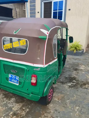 Bajaj RE 2025 Green