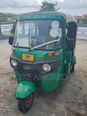 Bajaj RE 2025 Green