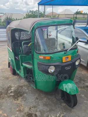 Bajaj RE 2025 Green