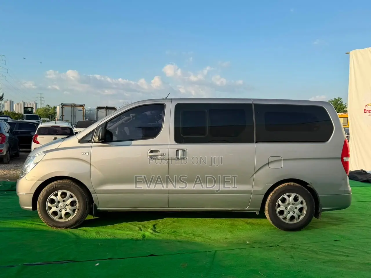 Hyundai Starex
