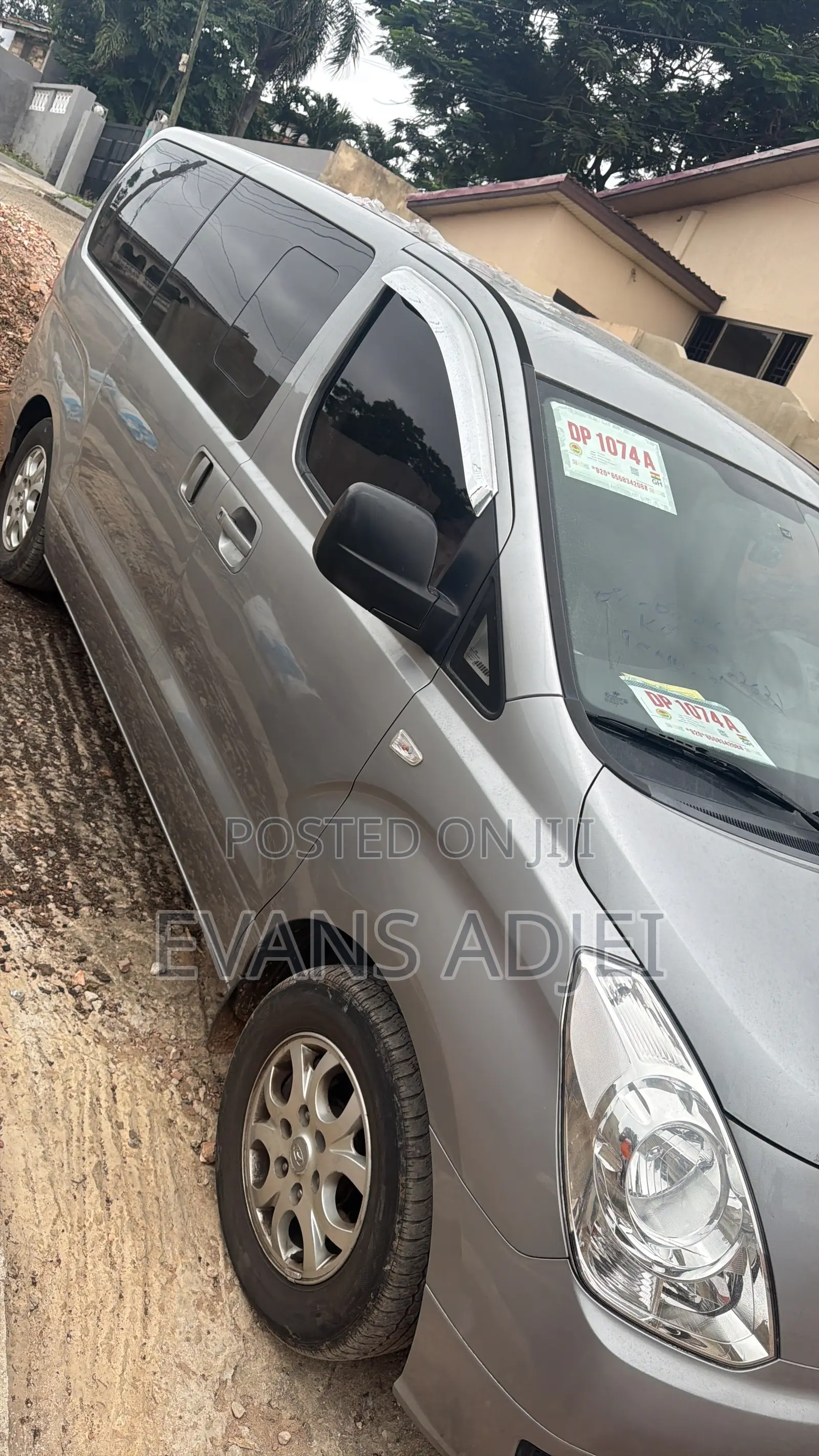 Hyundai Starex