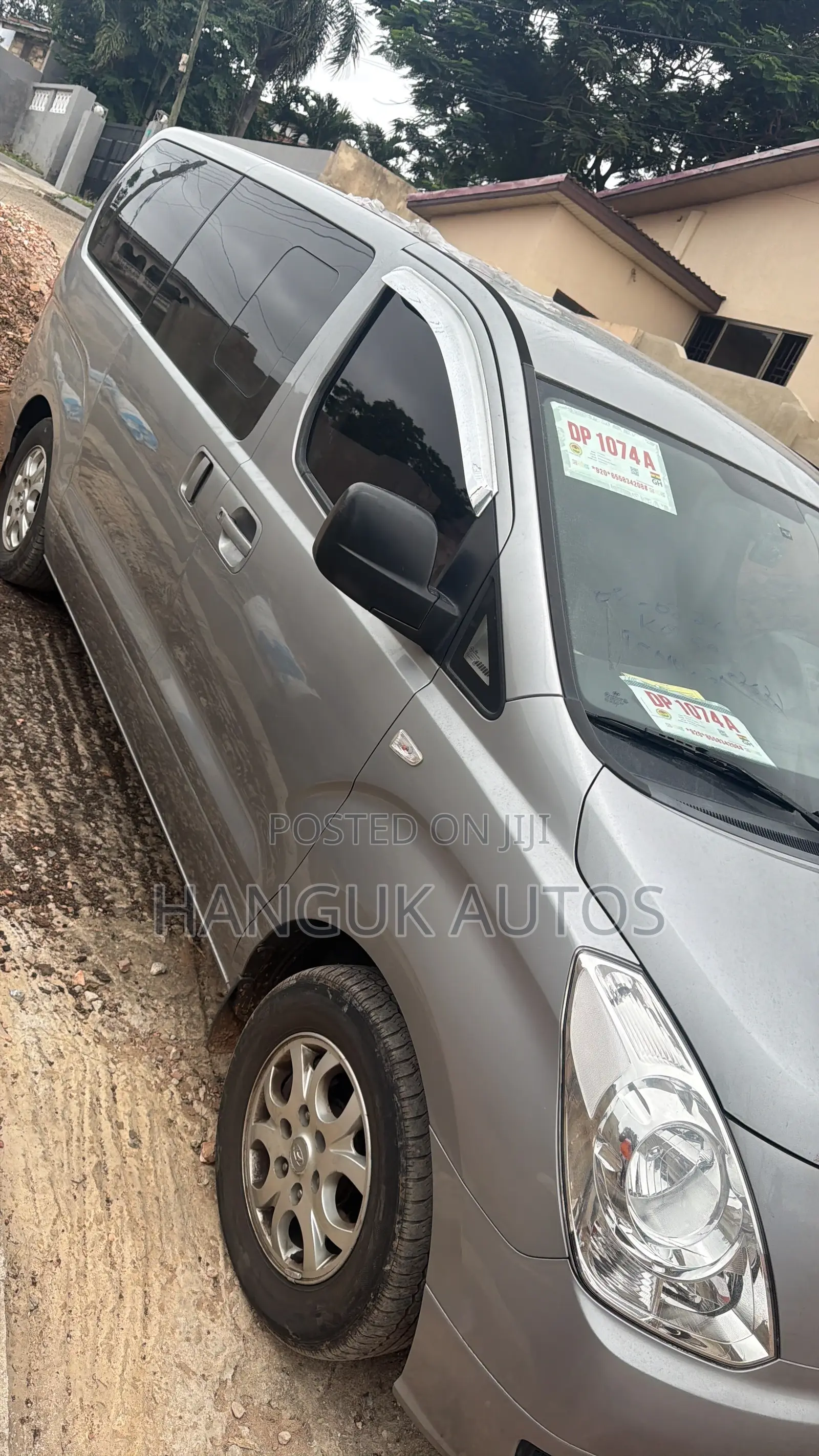 Hyundai Starex