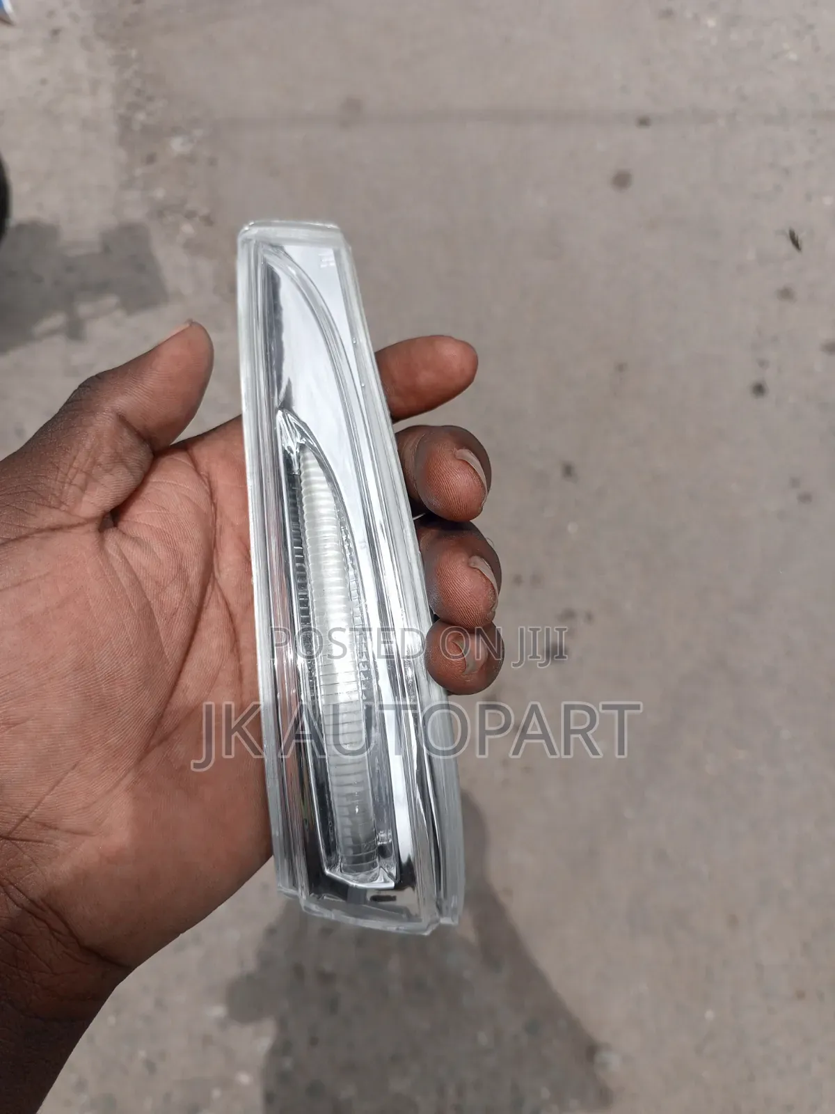 Mirror Light for All Cars Available