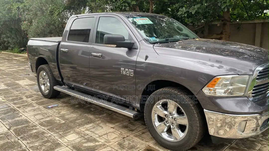 RAM 1500 2018 Gray