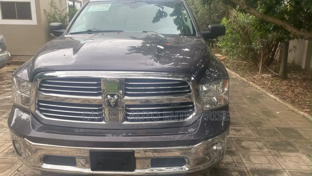 RAM 1500 2018 Gray