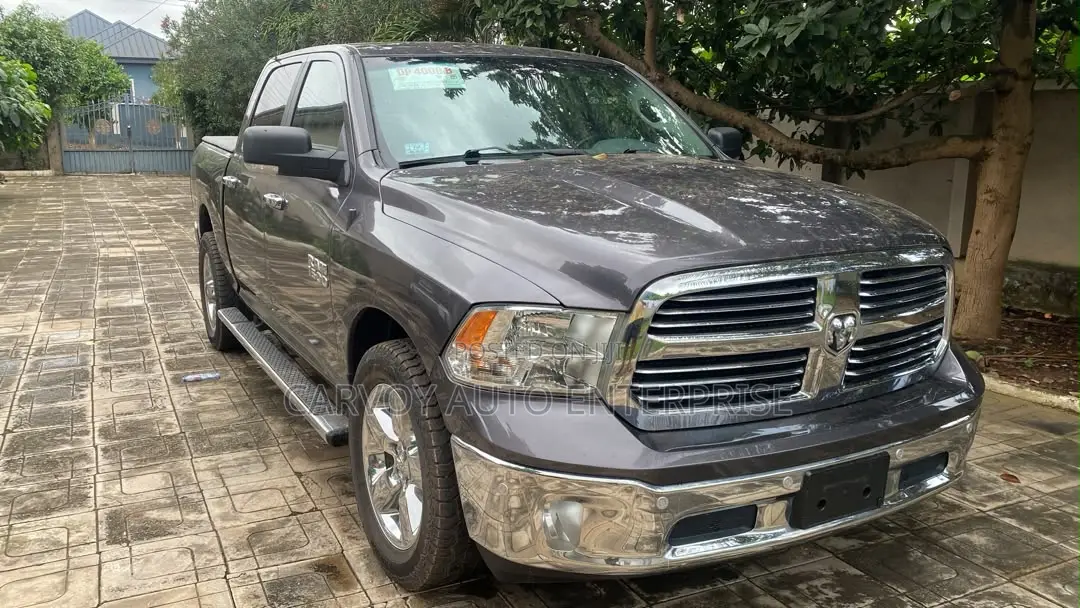 RAM 1500 2018 Gray