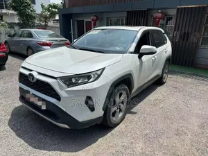 Toyota RAV4 2023 White