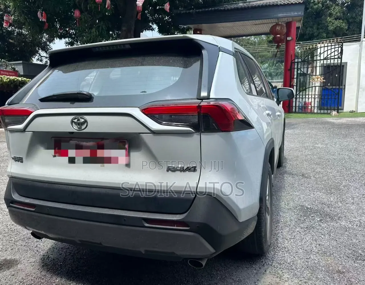 Toyota RAV4 2023 White