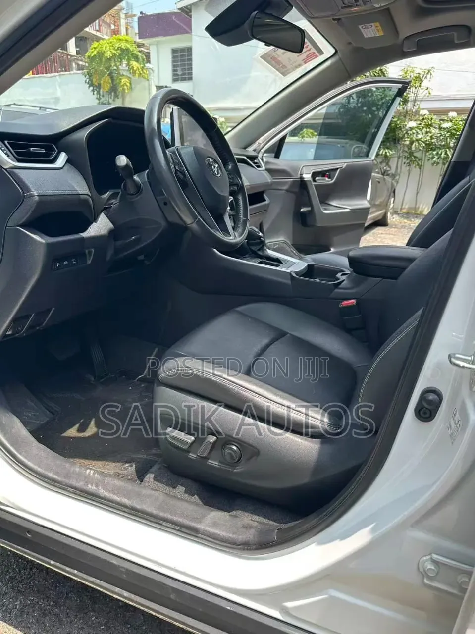 Toyota RAV4 2023 White