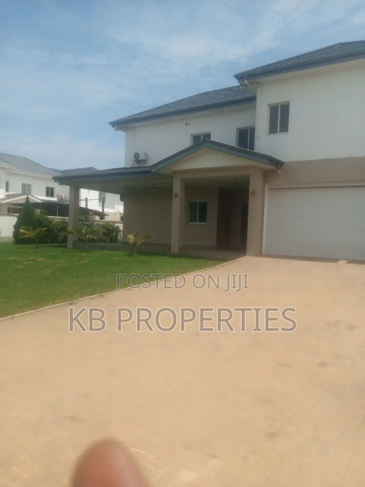 5bdrm Duplex in Kb Properties, Baatsona Total for rent