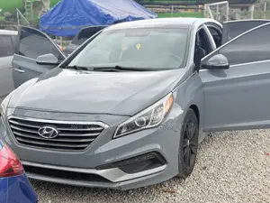 Hyundai Sonata Sport 2.0T Sedan FWD (2.0L 4cyl 6A) 2016 Gray
