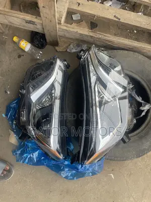 Rav4 2016 2017 2018 Headlight XLE LE Normal Without LED