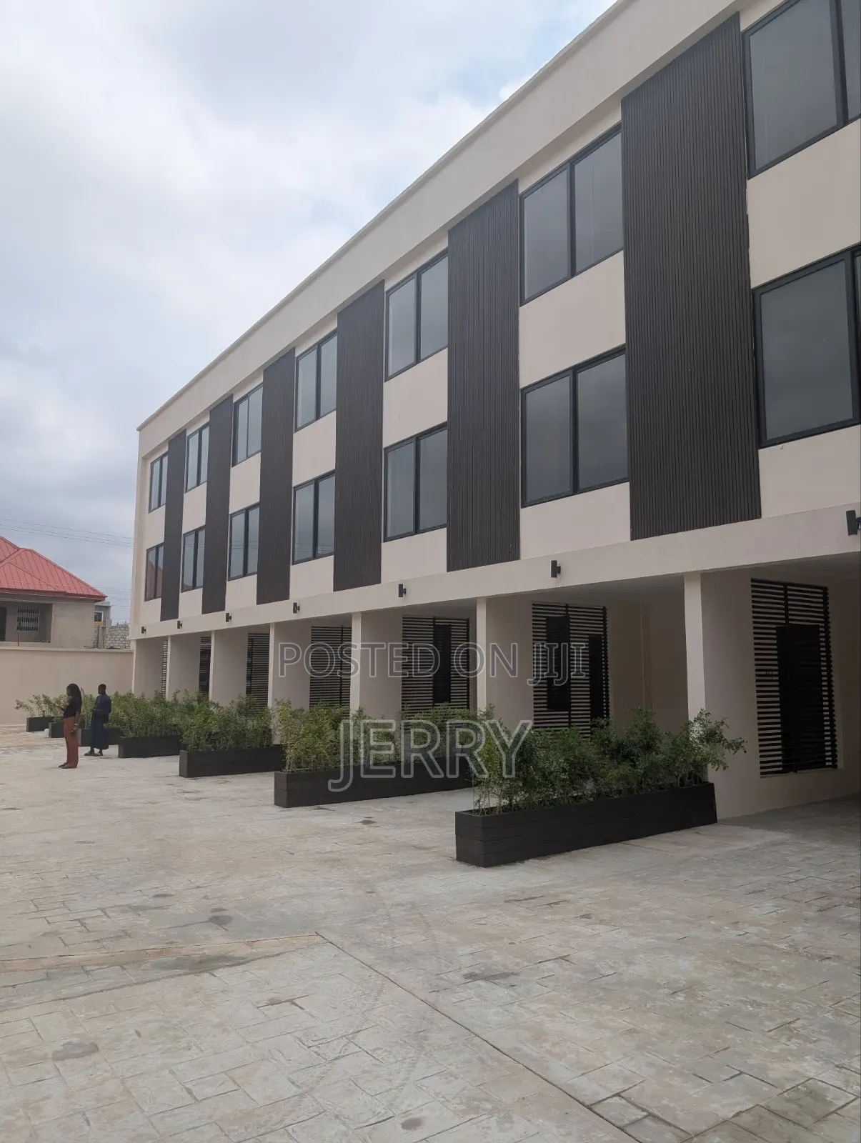 3bdrm Townhouse / Terrace in Sakumono for rent